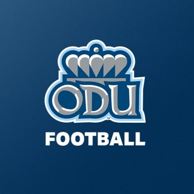 CoachTieri's tweet photo. Proud to host Danbury Football alum @diantev22 today recruiting our student athletes on behalf of @ODUFootball. Diante is an outstanding role model for our community. Great to see him in this role and inspiring the next generation of Hatters 🙏 #ReignOn #TheHatterWay https://t.co/R1OBUEZ3Ax