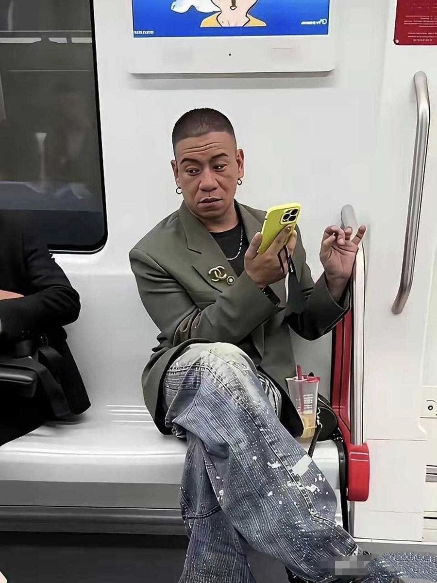 繁律 tweet media