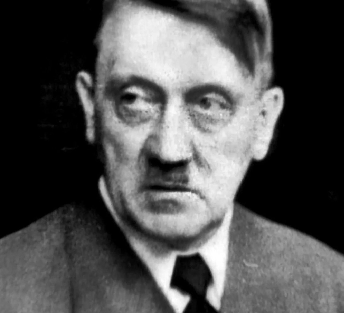HiMrNothingman's tweet photo. @SkyJak214 lil' thing looks like late stage hitler https://t.co/Nq8q8Q0IV5