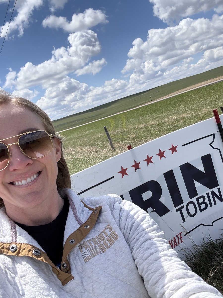 Erin Tobin tweet media