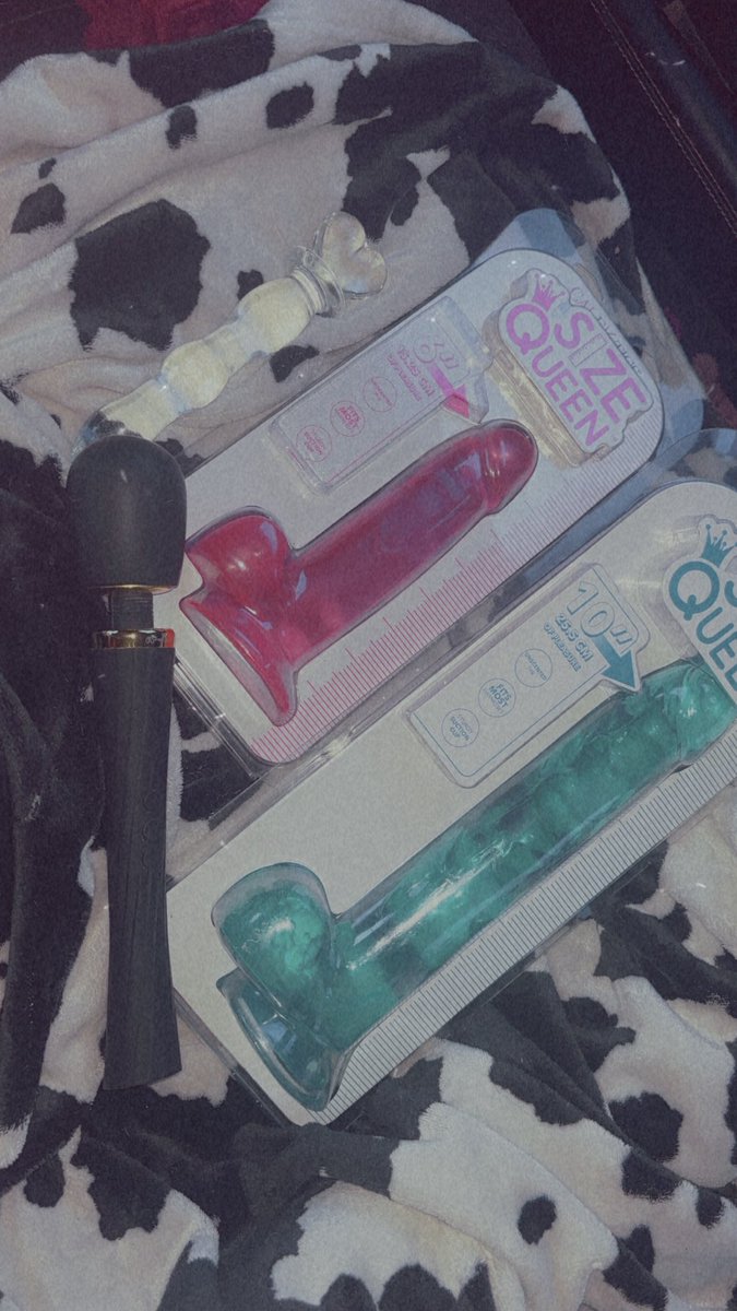 baddienation102's tweet photo. Ft calls about hit different😋 
* new to the collection🤤
Limited offer😜 *48hr*
$25 for 30min💦
$35 for full hr💦 
*you choose the toy😈 https://t.co/AFmX5TsW3k