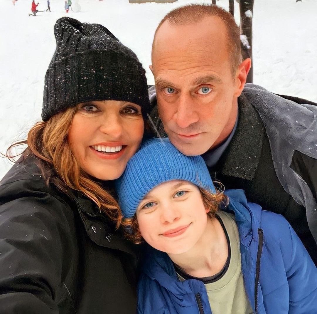 ausbensler's tweet image. mini au #bensler 

onde olivia e elliot são pais divorciados de noah benson-stabler.