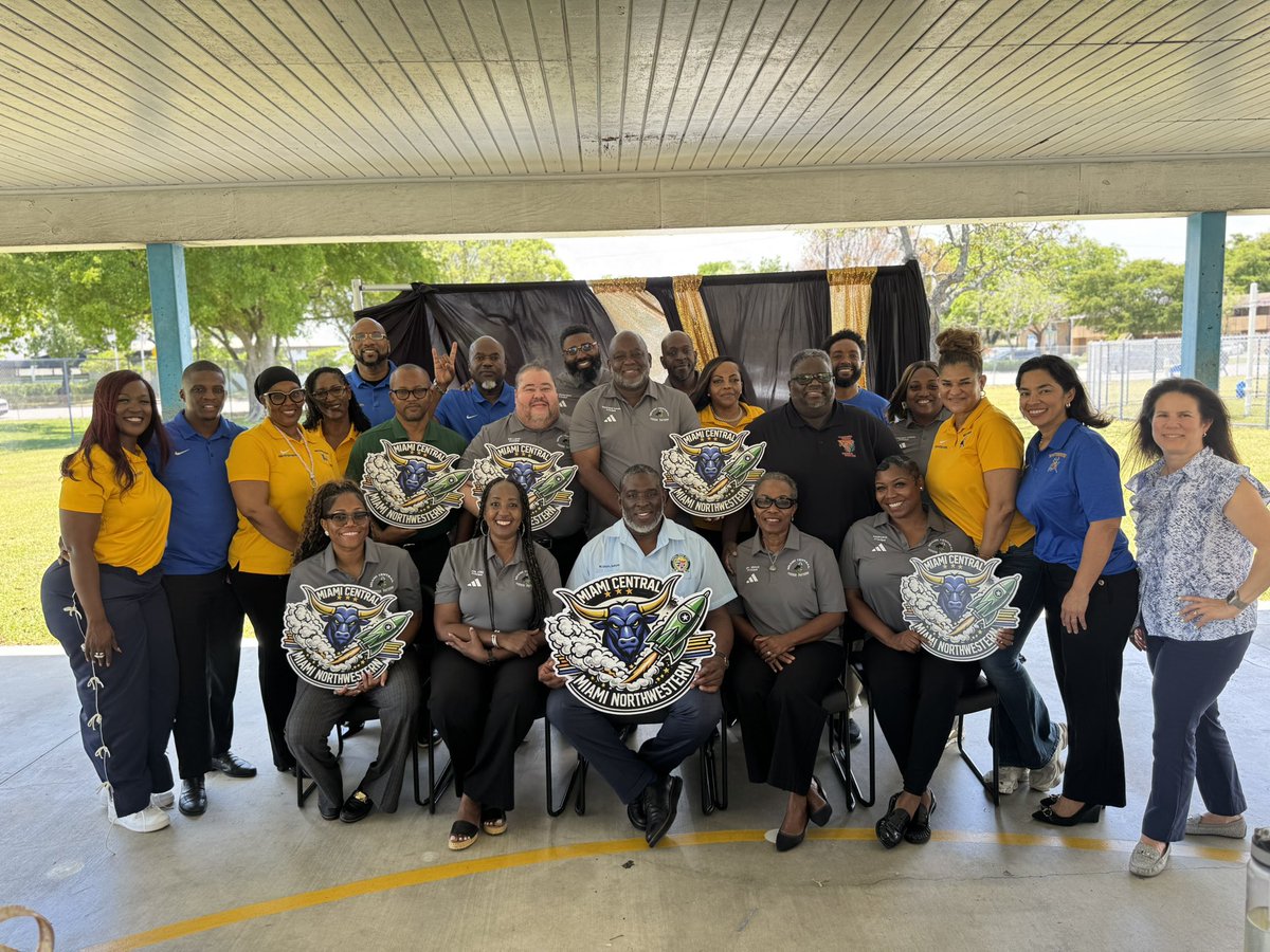 mscisely's tweet photo. What a surprise! 🔥 Miami Central &amp; Miami Northwestern principals arrived for feeder pics and were treated to a HIBACHI lunch instead! 🍱✨

Thank you, Mr. Gregory Bethune, for showing such thoughtful appreciation.

#feederpatternstrong #yourbestchoicemdcps https://t.co/uWe5GTMDAD