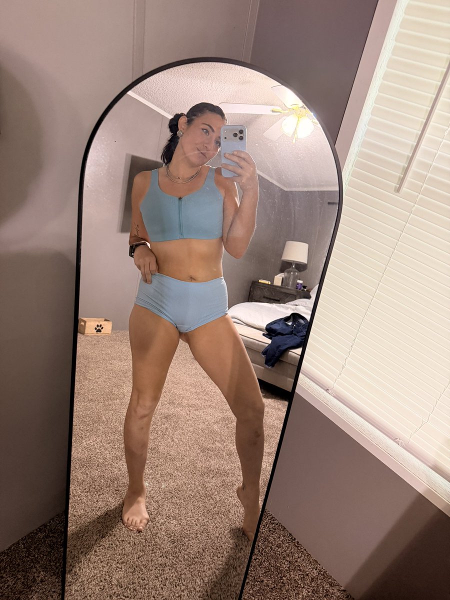 Becca Rae tweet media