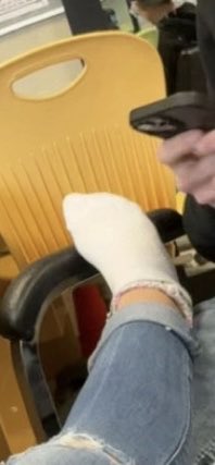 Asherux15's tweet photo. #feetfetısh https://t.co/lY1PLx4yAt