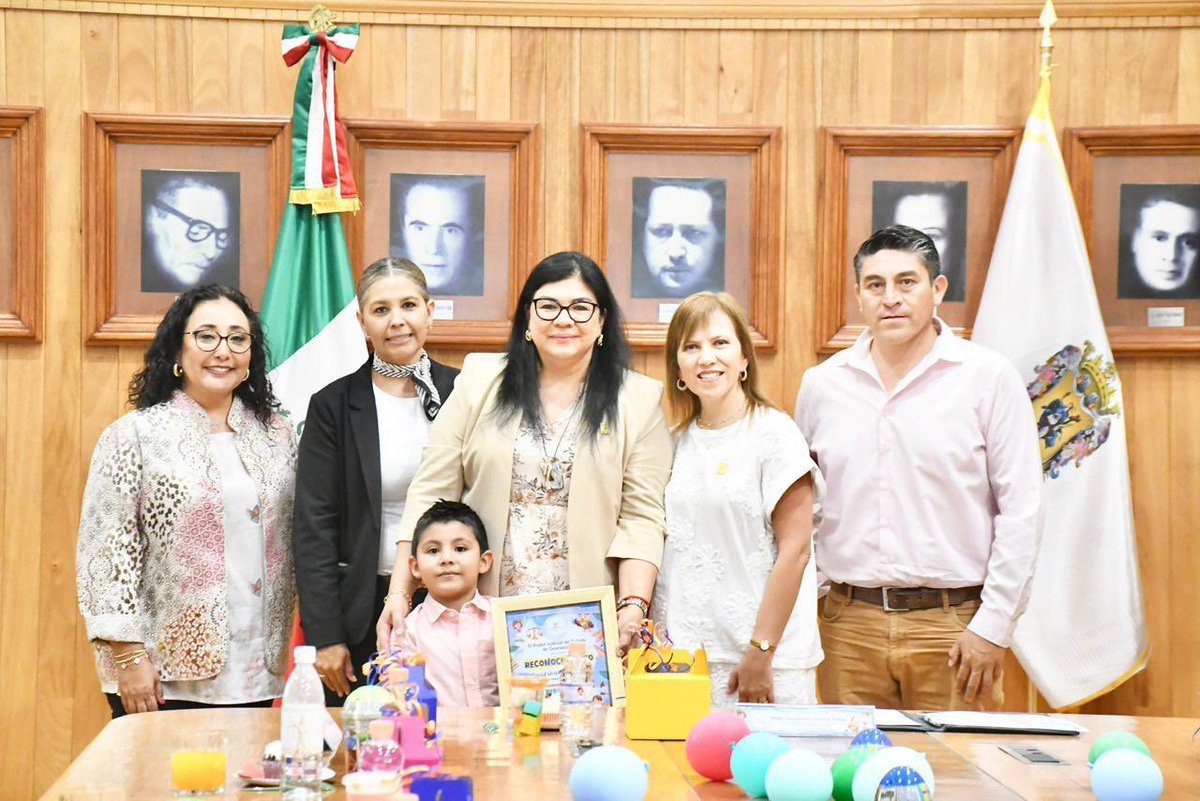 PoderJudicialGT's tweet image. #Agenda | En el marco de la celebración del Día de la Niña y el Niño, la Presidenta Alma Delia Camacho Patlán, en compañía de las y los integrantes del Consejo y del jurado calificador, encabezó la premiación del “4º Concurso Infantil de Dibujo y Pintura: Mi voz en colores, así