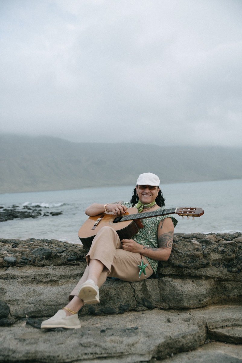 ElvisCrespo's tweet photo. En ese corazón cabe poquita gente como en La Graciosa 🇮🇨🏹 🎶

Multitudes! Gracias por el amor que le están dando a #LaGraciosa junto a @pedrodquevedo 

¿Desde que parte del mundo la escuchan hoy? 🌎 https://t.co/VjTtEcc3sb