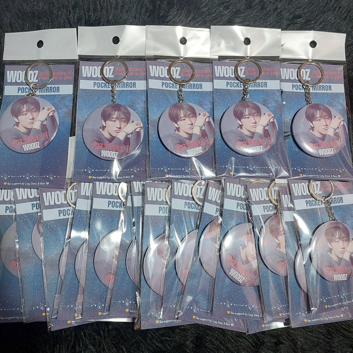 _tygrinthewoodz's tweet photo. WOODZ Archive. 1 in Manila
fan support by @_tygrinthewoodz @eotteokei @pockycams 

💙 nail cutters
🧡 compact mirrors
💙 pocket (keychain) mirrors

Limited, 1:1 only 🥹
time &amp; loc: tba on dday

See you fellow MOODZ! 🧡💙

​#WOODZ #우즈 #조승연
#Archive1_in_Manila https://t.co/CjFUIPOPCx