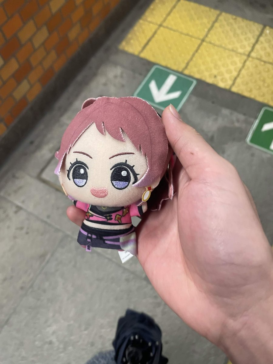 5tsutsugo_moja's tweet photo. FMWさきぬいの落し物です！！
千代田線、大手町駅周辺に落ちてました
8時半頃に発見しました！
落とし主様は連絡ください！

 #学マス
 #ぬい活
 #初星学園
 #拡散希望
 #拡散希望ＲPご協力お願い致します https://t.co/jLmFlbVpxy