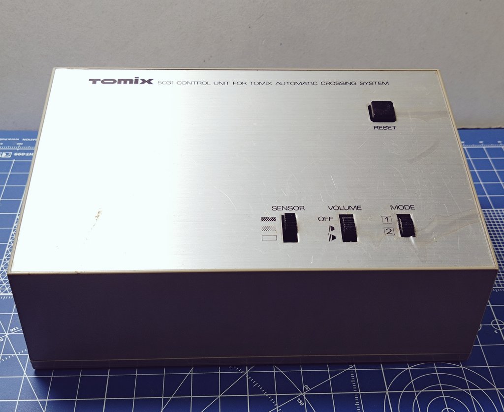 買ってどうするのか謎シリーズ、トミックス5031自動踏切セット単線用