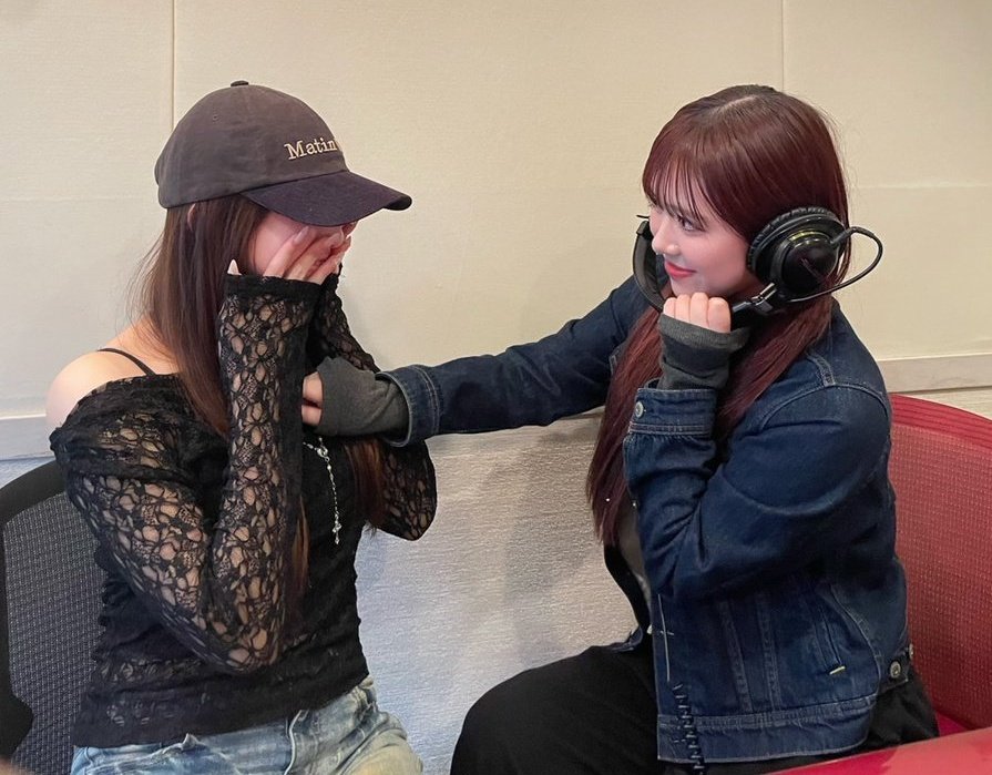 OneFive_Cute97's tweet photo. Good morning Gumi 💜

Dr Kano checking Gumi's heart as Gumi stares lovingly into Kano's big beautiful eyes...Kano will find Gumi's heart rate to be racing! 💞

I have the latest youtube video, Momo vlog and radio show to watch! 🙇‍♂️

Have a good day Gumi 💜

#OneFive #OneFive_GUMI https://t.co/uwZMHqp7yp