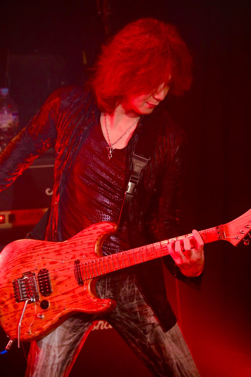ZRD_Guitar's tweet photo. 🎂Happy Birthday
お誕生日、おめでとうございます。
🥂
63歳ですか?
いくつになっても、あなたのギター・プレイを観ていたかった。
今でも存分に、弾いてらっしゃる事でしょうね。🥰
ついこの前、
夢に出て来られたのにはビックリと嬉しさがたまらんかったです。😍
#白田一秀
#RUDEE
#M.R.B https://t.co/GrLUA9Xg6G