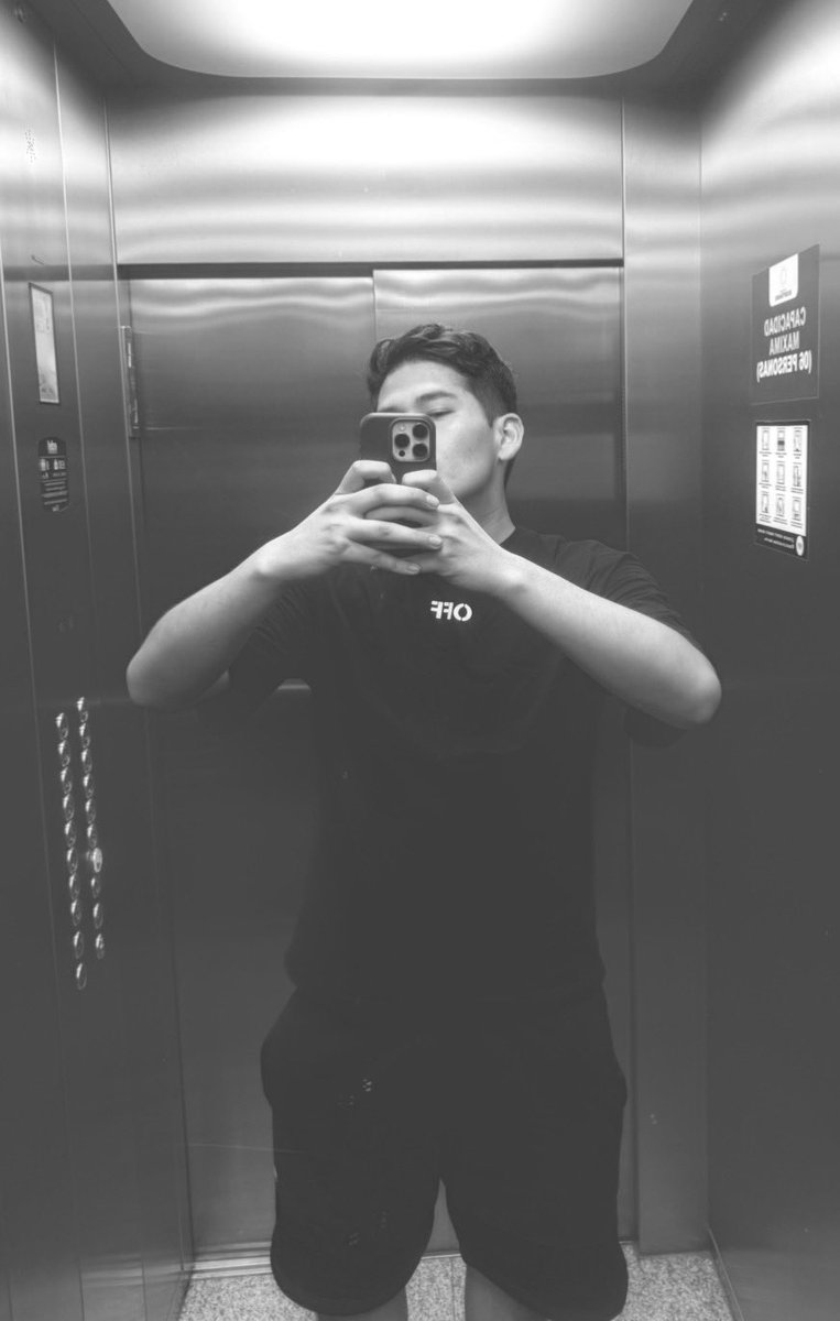 manuel96393936's tweet photo. Full gym https://t.co/oLlzNi5arL