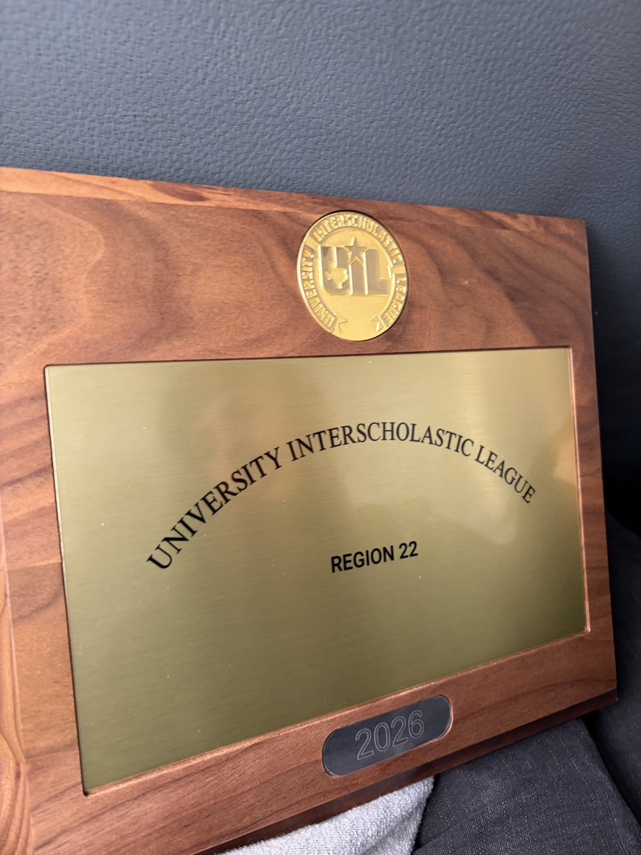 aleperez_38's tweet image. Best way to end the year! Another successful year with my students at GEMS. 💙💛 Division 1 on Stage for UIL. #Varsity #Band #UIL