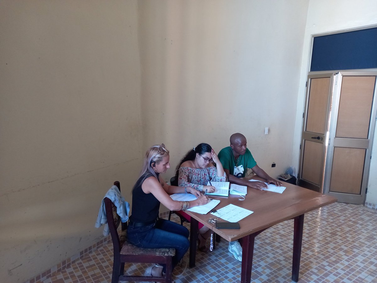 GranmaAhs's tweet photo. 👉Esta mañana se efectuó la reunión de asociados con nuestros creadores de literatura. En el encuentro se intercambió sobre las pautas para el trabajo con los escritores,  las publicaciones y sobre el perfeccionamiento de la creación en redes sociales. 
@JackelinePerezV https://t.co/AlRAXqf8wD