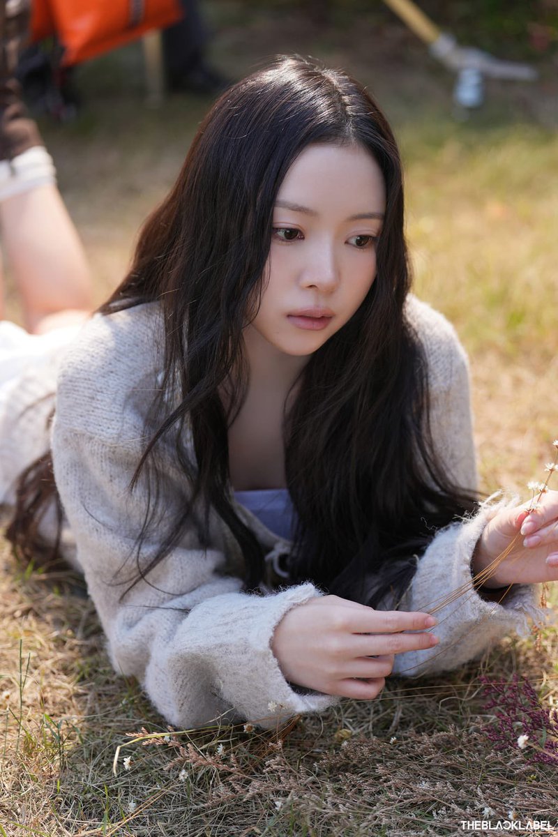 이브 tweet media