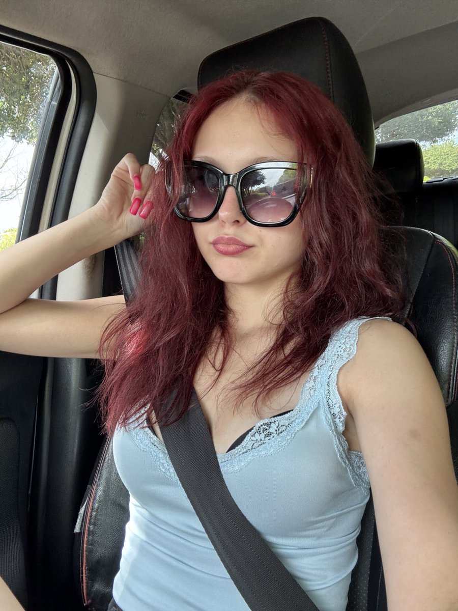 starglowblaire's tweet photo. I’m done arguing w men that’s why ur gspot in  ur ass bye https://t.co/Fqixut7P53