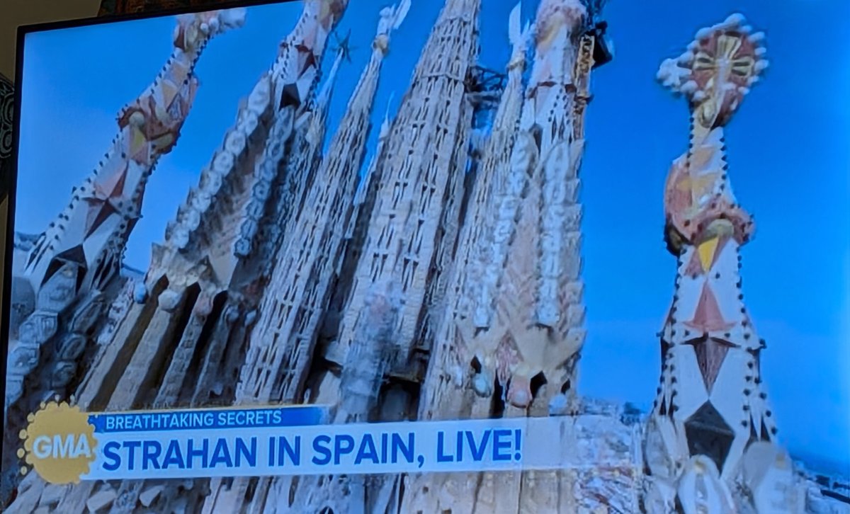 Avuí al EUA, hi ha hagut reportatges en directe de la Sagrada Família i em trencava el cor cada vegada que donaven crèdit a Ñ.
Ningú els hagués donat una puta lliçó cultural. 
Puta Espanya, sempre i per sempre