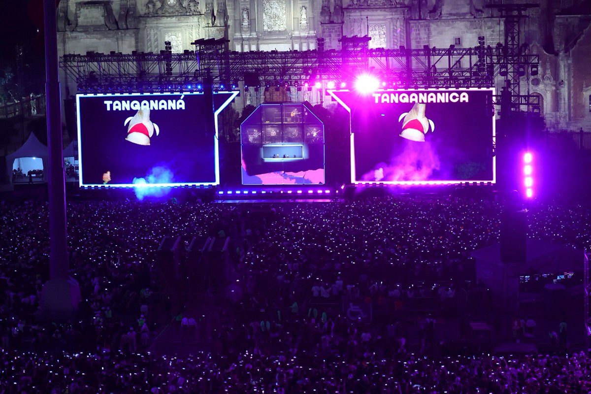 nacholozano's tweet image. 230 mil personas acudieron al concierto de #31Minutos en el #Zócalo para celebrar el Día de las Infancias, de acuerdo con cifras del gobierno de la #CDMX.