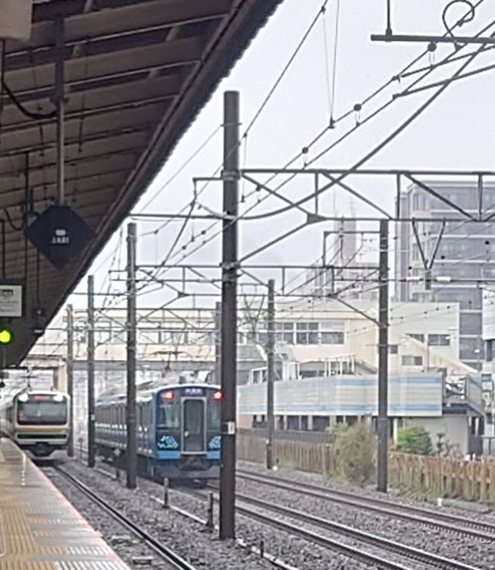 pieetele's tweet photo. 平塚駅にて。初めて「試運転」て書いてある電車見た！
#東海道線 
#相模線 https://t.co/clXVsnYxUD