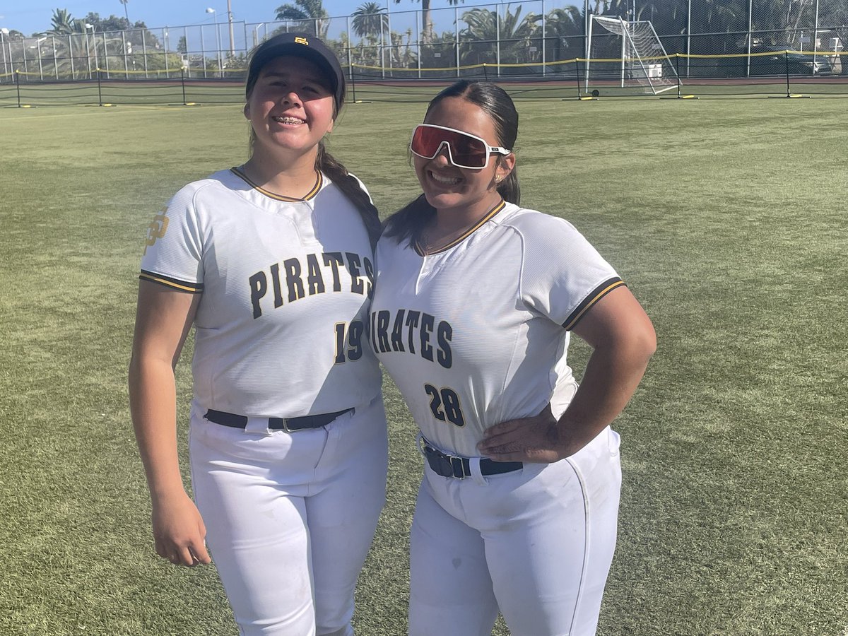 PedroSoftball's tweet photo. San Pedro 17, Gardena 0 (FINAL, 5 INN.)

Jenna Ortega 2-2, 2 R
Maya Sindicich, 2-2, GS, 5 RBI
Marilyn Reza 2-2, 2B, 3 RBI
Mmasi Ejizu 3-4, 3 RBI
Brooklyn Stephens 3-3, RBI

COMBINED NO-HITTER
Kayla Bobich (W), 2 IP, 5 K
Gigi Gutierrez 3 IP, 1 BB, 7 K 

RECORD 12-10, 6-2 Marine https://t.co/zdi9TVRE7F