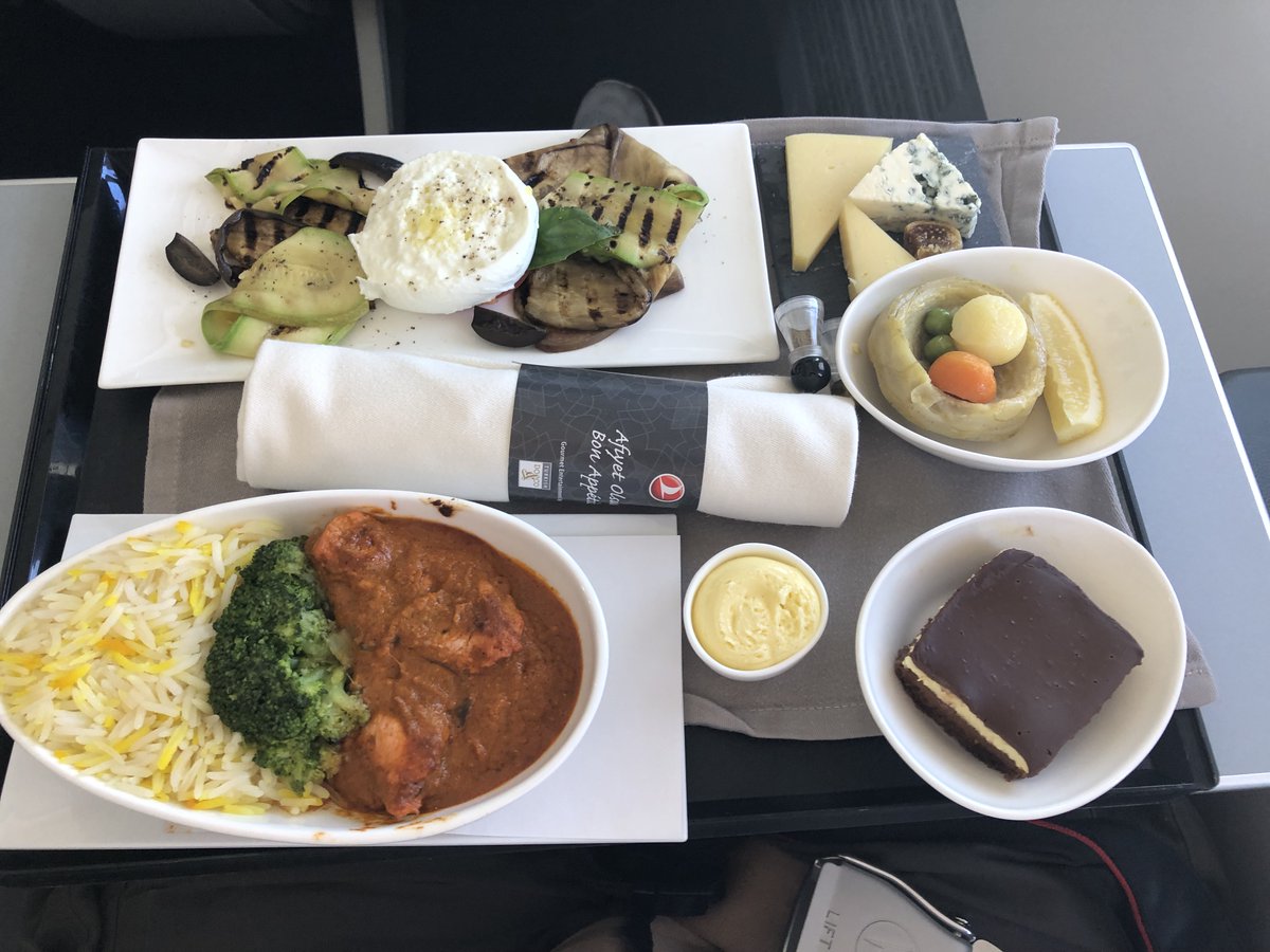 MattBaylow's tweet photo. 47 min flight (wheels up to touchdown) Turkish Air IST-OTP had a full meal service, really, everything (!).  US Airlines really aren't that great, as many travelers know.  47 min flight!!