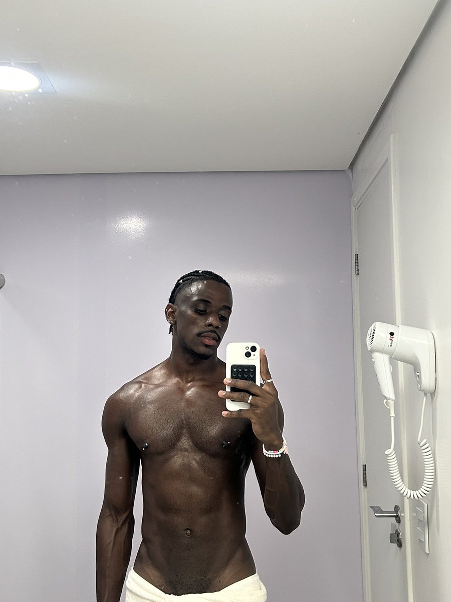 principe de wakanda🤴🏾 tweet media