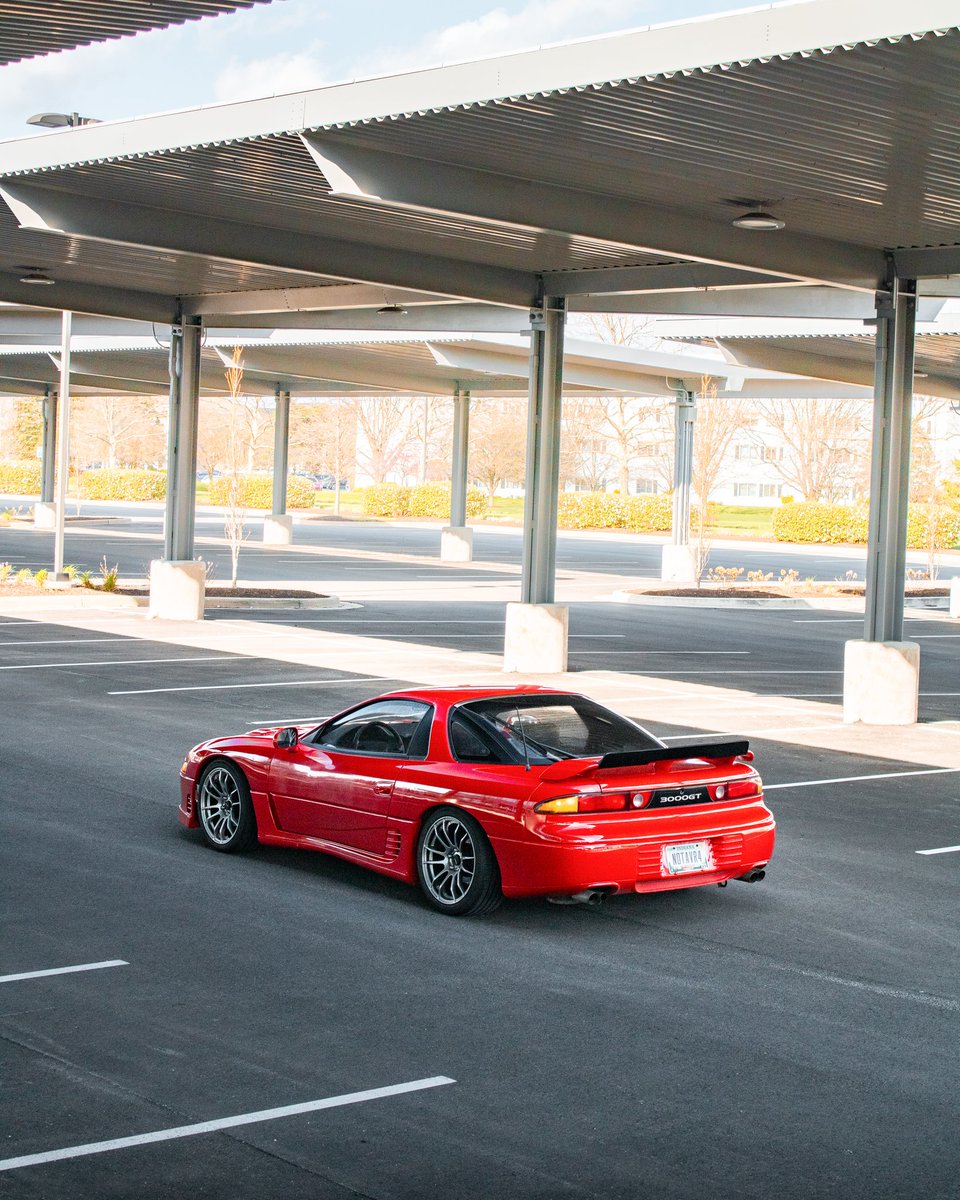 slowmitsu's tweet photo. Getting even a little bit of height makes a big difference in photos 
#mitsubishi #3000gt #mitsu #gto https://t.co/WedY2YWIXN