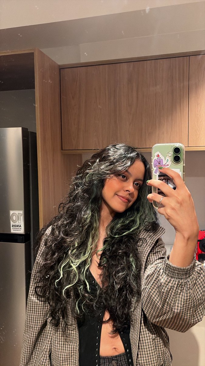 postando aqui o cabelo novo

fiz camadinhas