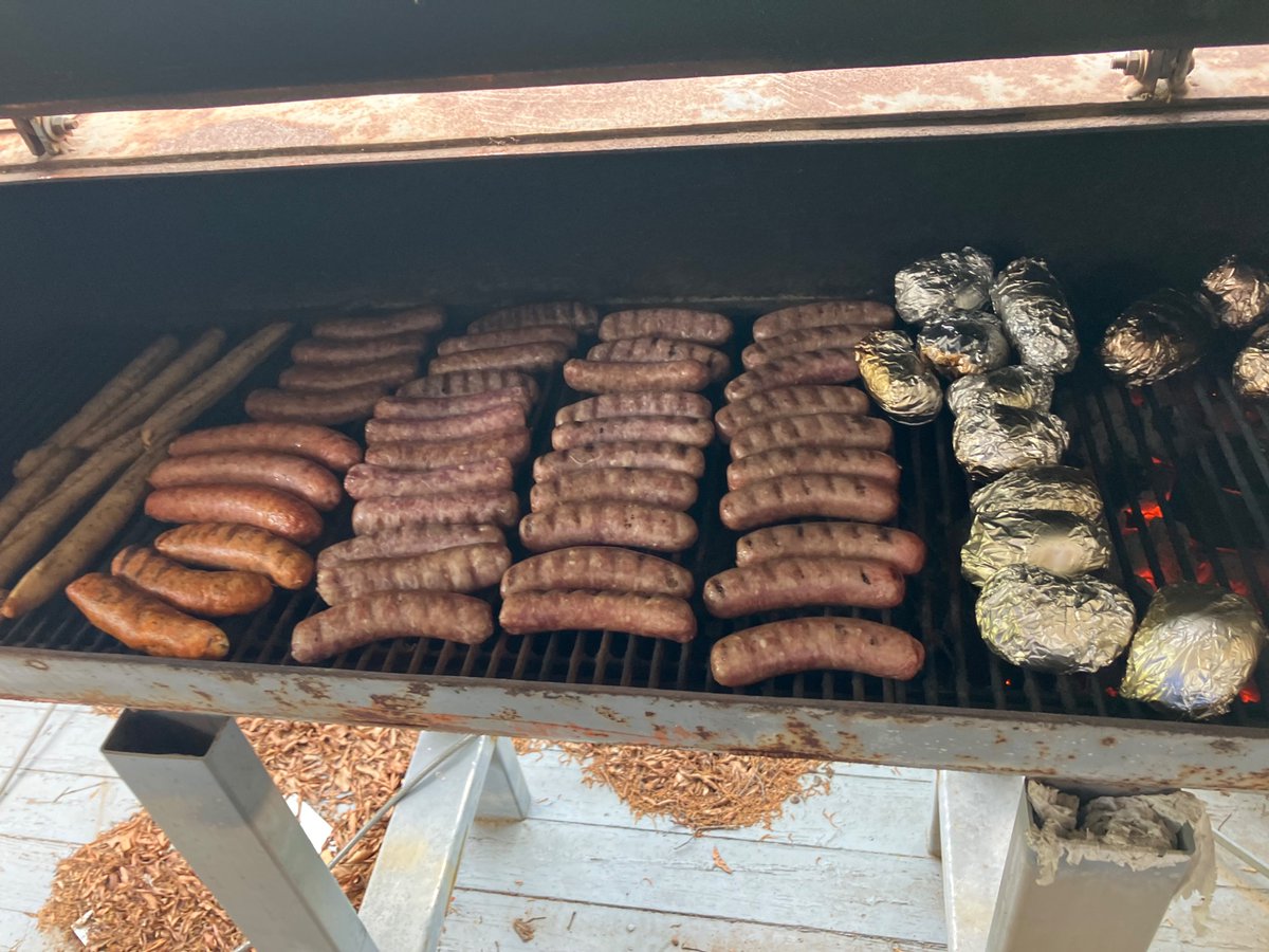 Ihufffreon's tweet photo. Most productive thing I did today at work.  Those weird sausages on the end are alligator. https://t.co/HkTf899u8h