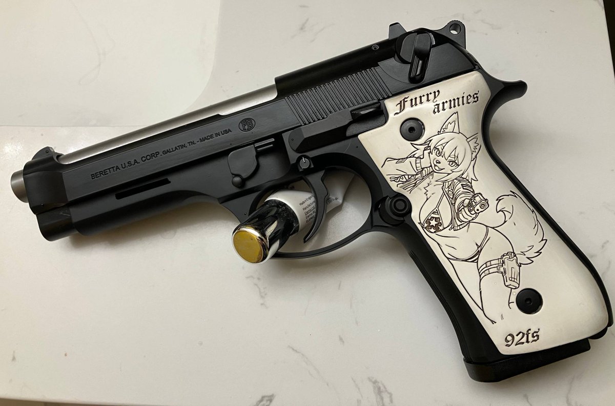 highspedhidragn's tweet image. his beretta 92 grips fit on my pistol, just need to drill the ar15 grip :^)
#beretta