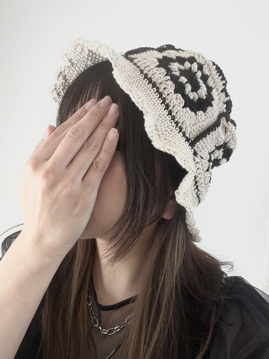 ギリギリで間に合った
サマーニットのバケットハット👒♡
コットン糸でやわらかくて軽く
縁はスカラップで女の子感増♩ˊ˗
バケハちゃんは誰の手に…?!🤭✨

今夏はイベント用にあと
2〜3点作る予定ですが
カラーで作ってほしい等は
DMから個人オーダーも可です🙆‍♀♡
#サッポロモノヴィレッジ