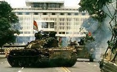 TammiMinoski's tweet image. #OTD 1975: North Vietnamese forces, backed by the Viet Cong, successfully captured Saigon after victories in the Spring Offensive. South Vietnam was officially absorbed into the Socialist Republic of #Vietnam the following year. 
#FallOfSaigon #ColdWarHist