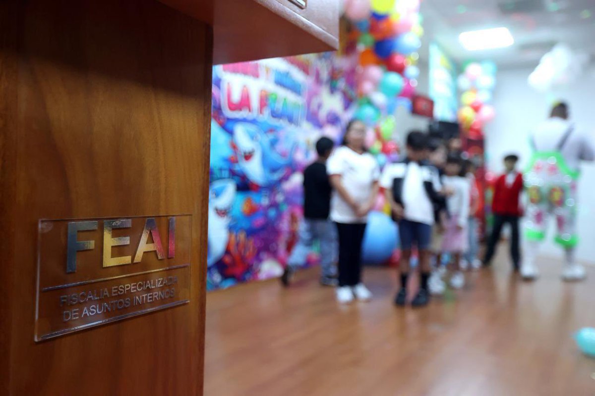 FGRMexico's tweet image. En el marco del Día del Niño y la Niña, la #FGR, a través de la #FEAI, organizó un evento en sus instalaciones para festejar a las infancias, enfatizar sus derechos y compartir momentos de alegría entre las servidoras y servidores públicos con sus hijos. 

Más información ▶️