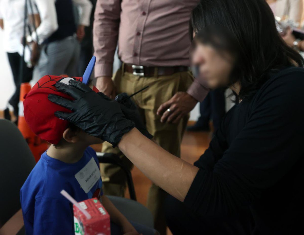 FGRMexico's tweet image. En el marco del Día del Niño y la Niña, la #FGR, a través de la #FEAI, organizó un evento en sus instalaciones para festejar a las infancias, enfatizar sus derechos y compartir momentos de alegría entre las servidoras y servidores públicos con sus hijos. 

Más información ▶️
