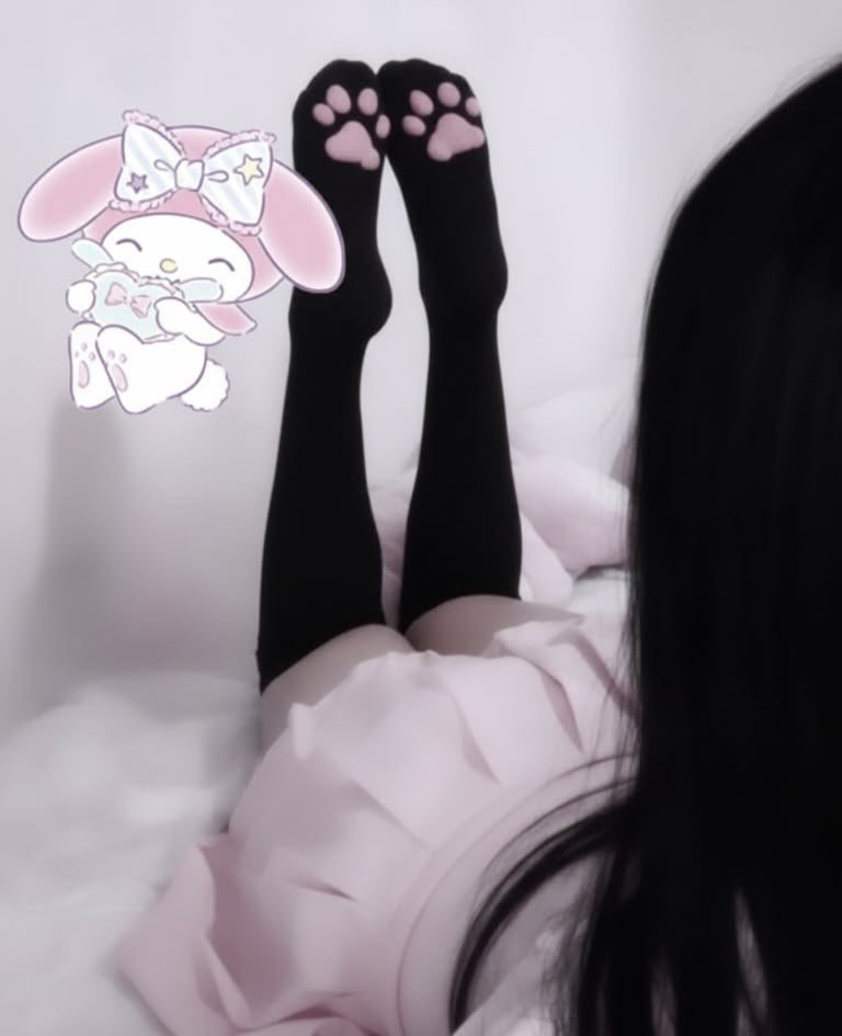 🍭🪽 tweet media