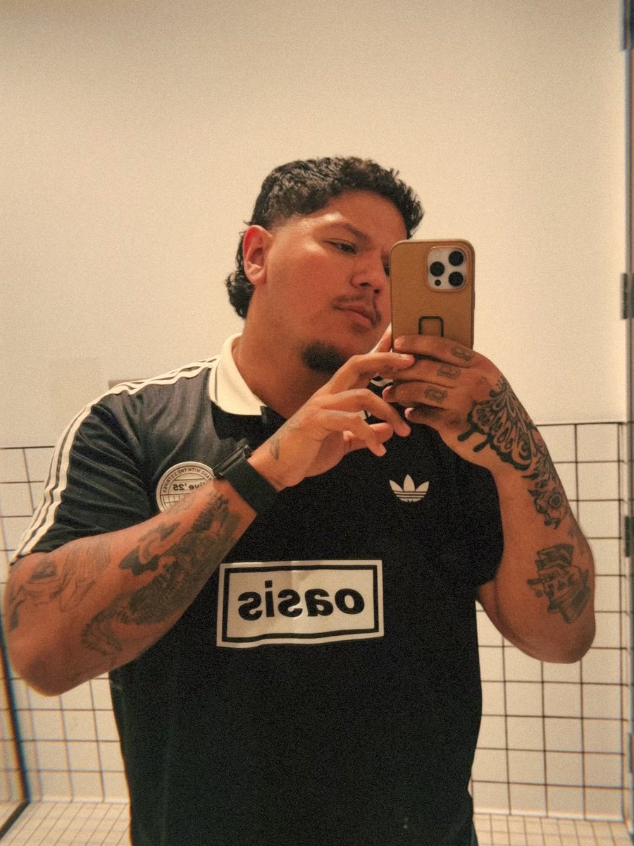 Gabeeey101's tweet image. new hand tat :p

#mlm #latin #gay #bear