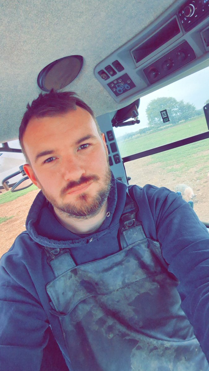 MrFord89's tweet image. #selfie #farm #bored #meh
