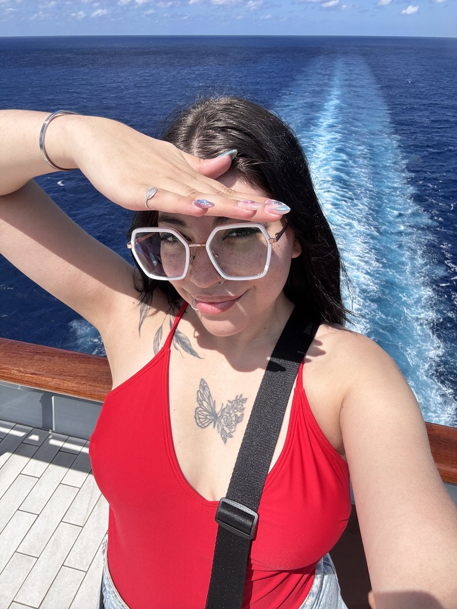 It’s so easy to make you horny and mindless, I just have to lift my arm and expose my sweaty armpit to have you desperately begging to send me money, since is the only thing u are good for 😂