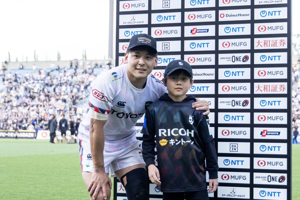 RICOH_BlackRams's tweet photo. 【EVENT PHOTO】vol.3📸
第16節 #トヨタヴェルブリッツ 戦では、大好評の『あなたの夢かなえます』を実施いたしました🐏🌠
#RAMOVE 会員の皆様から募集した "夢" を、スタジアムのさまざまな場所で実現👏🏻✨
今シーズンもたくさんのご応募ありがとうございました😊
🔗https://t.co/NjQ0JQ3V9u
#BlackRamsTokyo #ブラックラムズ東京
#LeagueOne #リーグワン #世田谷区