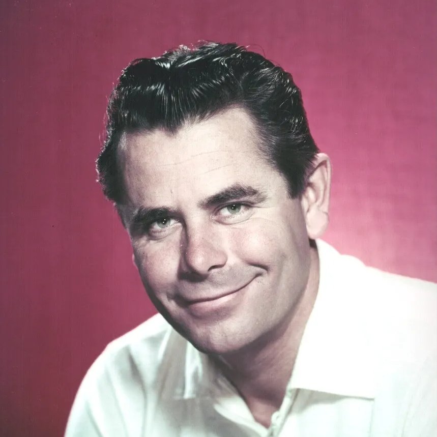 DrBuzz_Forensic's tweet image. Film actor Glenn Ford was #BornOnThisDay May 1, 1916 A major film star of the 1940s,'50s &amp;amp; '60s, his career lasted 50 years, often played ordinary men in unusual circumstances. Films; Gilda ('46), The Big Heat ('53) &amp;amp; Blackboard Jungle ('55). Passed 2006, age 90 #RIP #BOTD #hunk