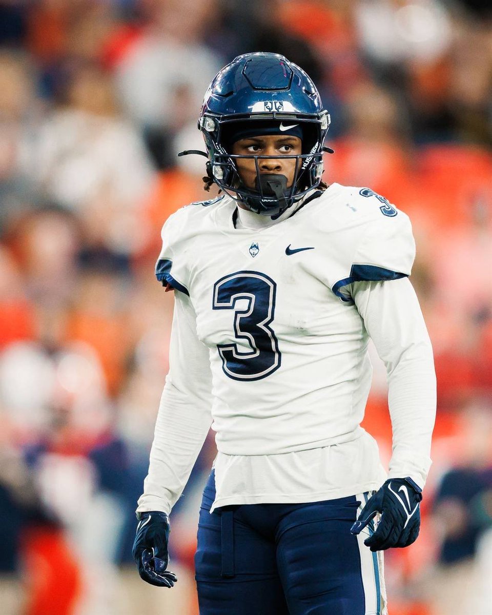 Sanders_Jordan9's tweet photo. Blessed to have earned my 1st offer from UConn

@CoachRWeiner @JacquezGreen @Andy_Villamarzo @RojasTalksTampa @Top25PublicHSFB @ChadSimmons_ @adamgorney @Andrew_Ivins @SuncoastPreps @TomLuginbill @TheUCReport @PrepRedzoneFL @GregBiggins @DemetricDWarren @CraigHaubert https://t.co/AecmTKoGdz