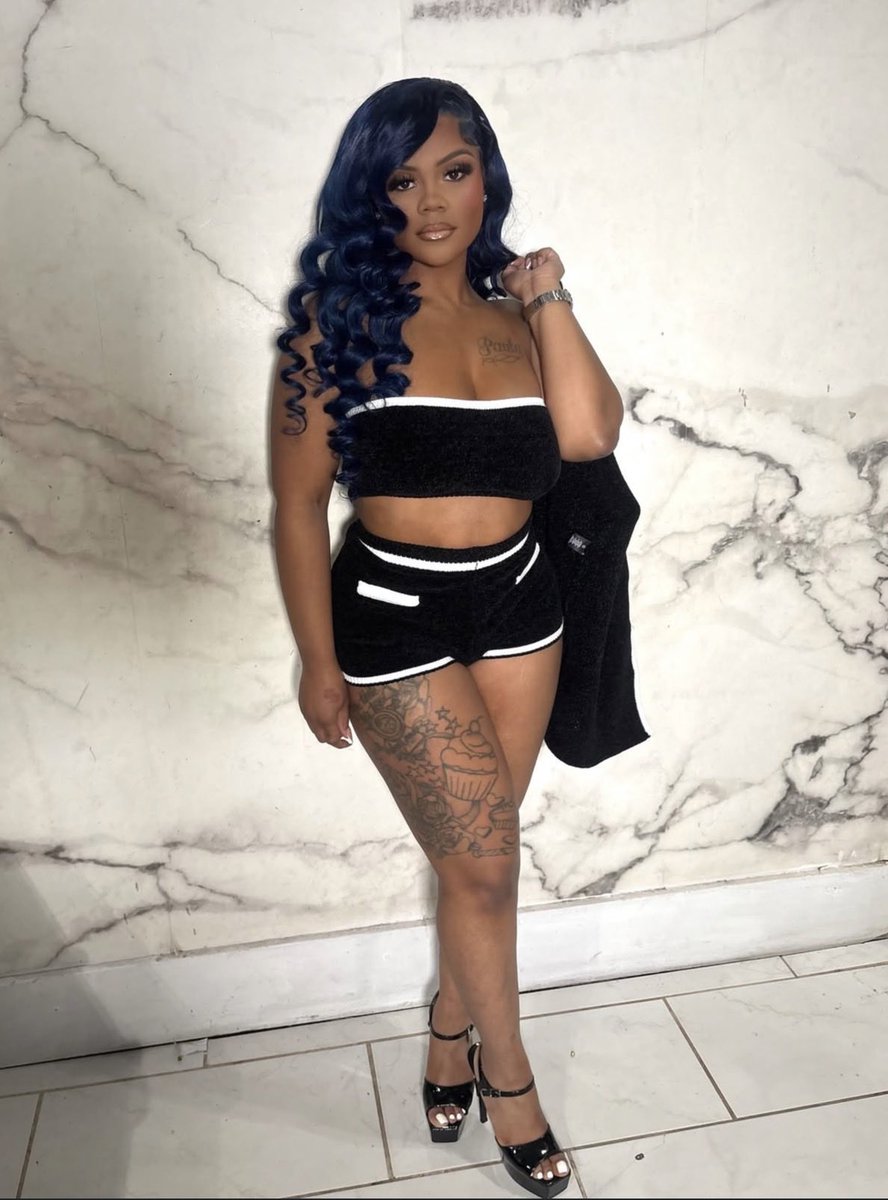 MsPrettyP____'s tweet photo. -FashionNova
Run The City Sweater 3 Piece Micro Short Set - Black https://t.co/589v2hsNCA