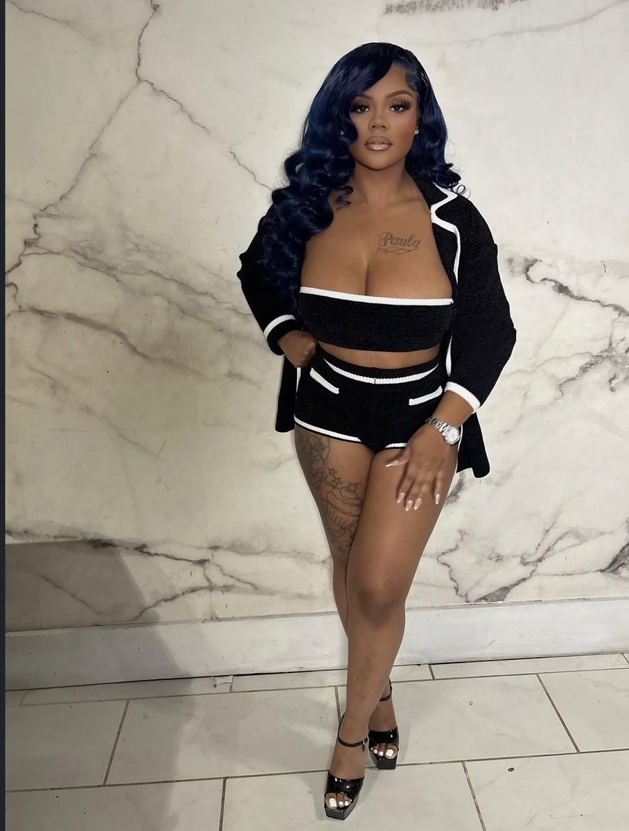 MsPrettyP____'s tweet photo. -FashionNova
Run The City Sweater 3 Piece Micro Short Set - Black https://t.co/589v2hsNCA