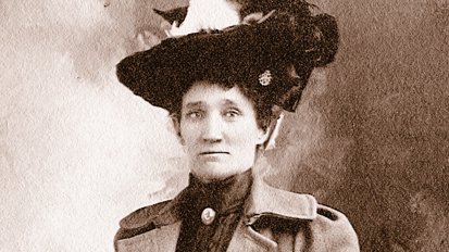 DrBuzz_Forensic's tweet image. Sharpshooter, raconteur &amp;amp; known for wearing men's attire Calamity Jane was #BornOnThisDay May 1, 1852. Remembered for her compassion for others &amp;amp; for her daredevil ways. Battling alcoholism she passed in 1903 (age 51) from inflammation of the bowels &amp;amp; pneumonia #RIP #GoneTooSoon