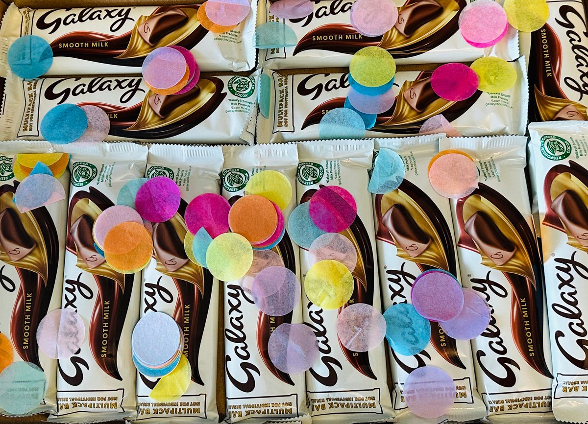 PeacockChoc's tweet image. Galaxy Chocolate Gift Box | Smooth Milk Chocolate Hamper tuppu.net/b6003659 #Photography #homeoffice #birthday #shelving #rusticfurniture #housewarming #lakedistrict #chocolate #handmadefurniture #greetingscard #GalaxyChocolate