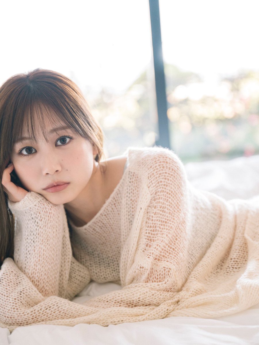 ore_aza's tweet photo. 【本日発売！】
伊藤優衣ソロ写真集 『幼馴染の妹と沖縄旅行で2人きりになった結果』
沖縄を舞台に、彼女の新たな一面が詰まった一冊がついに発売スタート🌺
今作にはオリジナルショートドラマも収録！写真集とあわせてお楽しみください🎬

▼購入はこちらから
 https://t.co/FXJGlH3M2u https://t.co/KblZfhl4CQ