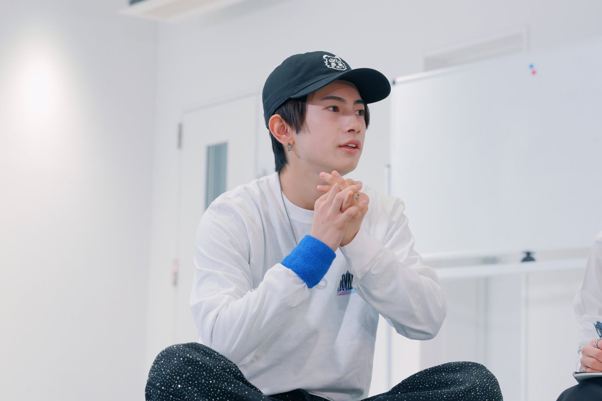tryangle_bmsg's tweet photo. #トレトラ OFFICIAL GOODS⟁

予約販売START▼
https://t.co/YheWTlK1QC

番組で #BMSGTRAINEE が着用
ロンTやキャップが登場！

〜予約販売期間〜
2026年5月1日㊎10時〜5月31日㊐23:59
@bmsg_trainee #BMSGTRAINEE https://t.co/HOHG7JWKUQ