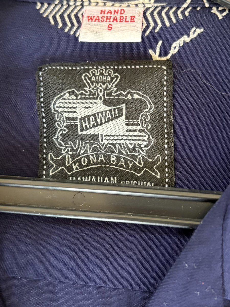 風が強くて半袖はちょっと寒いのでKONA BAYの長袖です