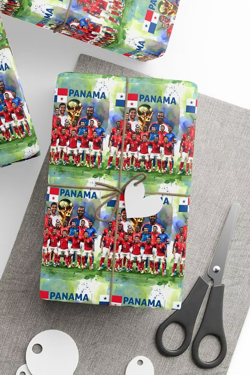 highoakpaper's tweet image. 🚨 PANAMA FANS, THIS ONE’S FOR YOU! 🇵🇦⚽️
Wrapped in pure PRIDE! Our Panama National Soccer Team Gift Wrap is straight FIRE 
#Panama #FuerzaPanama #WorldCup #GiftWrapGoals #HighOakPaper #SoccerGifts #PanamaPride #Trending